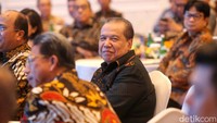 Lewat kerja sama ini, ke depannya nasabah Bank Mandiri akan mendapatkan berbagai benefit spesial dengan bertransaksi menggunakan produk Bank Mandiri di merchant ritel CT Corp. Misalnya di Transmart, Allo Fresh, Baskin Robbins, Wendys, Coffee Bean and Tea Leaf, Metro, Furla, Geox dan merchant hiburan seperti Trans Studio, Trans Studio Mini, Trans Snow dan Kid City.