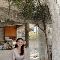 Pemilik nama lengkap Sarah Rai Menzel itu diketahui merupakan anak kedua dari Andreas Menzel dan Luh Gede Herryani. Ayahnya berasal dari Jerman sementara ibunya dari Bali. Foto: Instagram @sarah_menzel