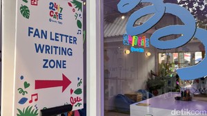 Bergeser dari plaza kamu bisa masuk ke ruang rekreasi Fan Letter Writing Zone. Di sini kamu bisa nulis pesan-pesan sayang buat member TWS. (Foto: Atmi Ahsani Yusron/detikcom)
