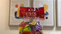 Oishi mengeluarkan produk paket snack murah yaitu Oishi Cuckoo Bag. Harganya Rp 15 ribu tapi isiannya banyak ada 10 produk snack keluaran Oishi yang ukurannya juga besar.Foto: detikFood