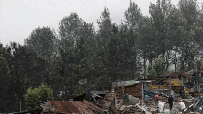 Bingkai Sepekan: Kawasan Wisata Puncak Bersalin Rupa