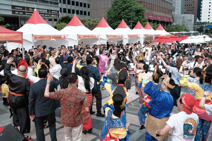 BRI Hadirkan Layanan Keuangan di Festival Indonesia 2024 Korea Selatan