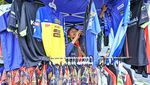 Geliat Pedagang Pernak-pernik MXGP di Sirkuit Selaparang