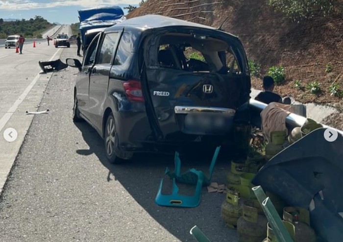 Honda Freed kecelakaan di Tol Aceh.