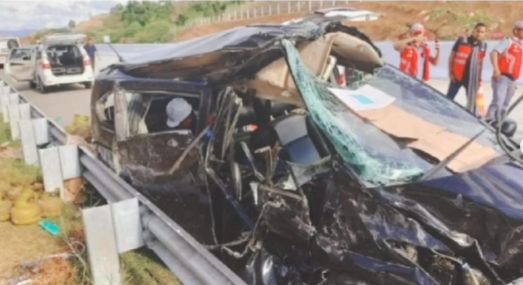 Honda Freed kecelakaan di Tol Aceh.