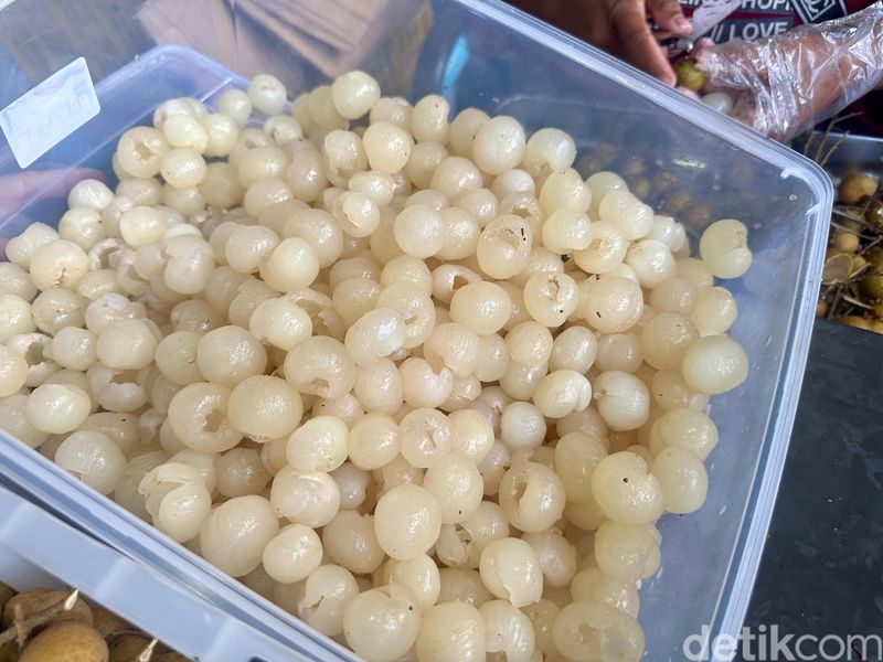 Jajanan Viral! Banana Pancake dan dan Es Longan Thailand