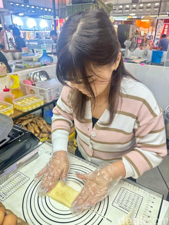 Jajanan Viral! Banana Pancake dan dan Es Longan Thailand Jajanan Viral! Banana Pancake dan dan Es Longan Thailand