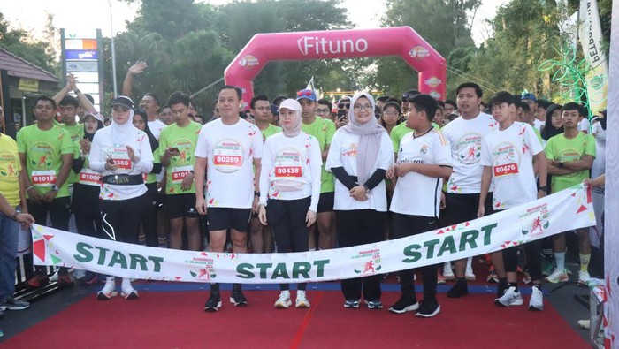 Kapolres Gresik, AKBP Adhitya Panji Anom buka Bhayangkara Petro Grissee Run 2024