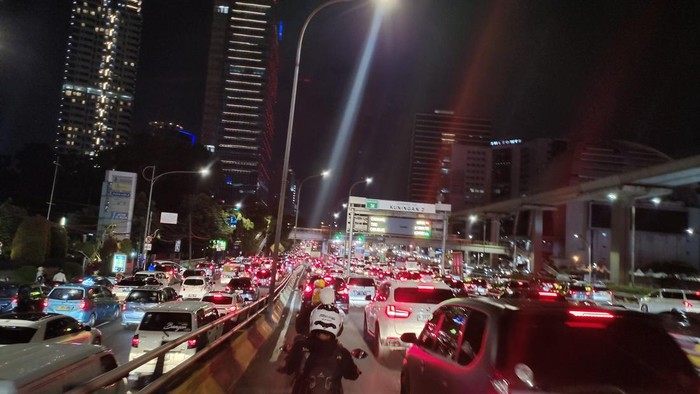 Kemacetan di Pancoran arah Cawang, Jakarta