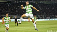 Selebrasi Mohammed Rashid usai membawa Persebaya unggul 1-0 (Foto: Rifki Afifan Pridiasto/detikJatim)