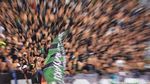 Menyala! Pesta Flare Kemenangan Persebaya di Laga Anniversary Game