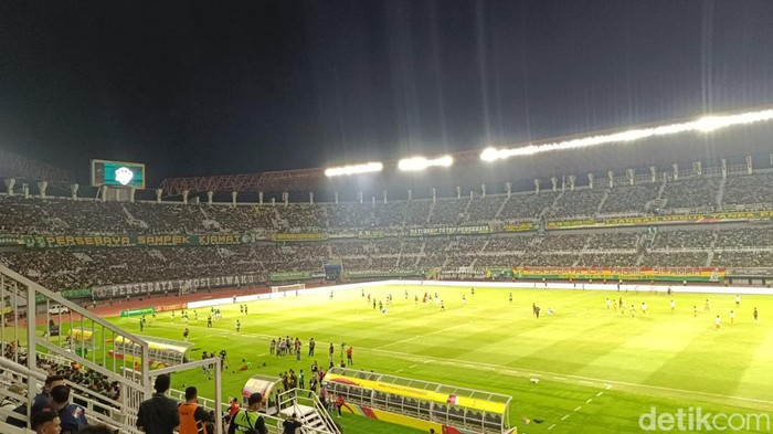 Laga Anniversary Game Persebaya vs Persibo Bojonegoro
