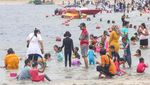 Liburan Sekolah, Pengunjung Padati Pantai Ancol
