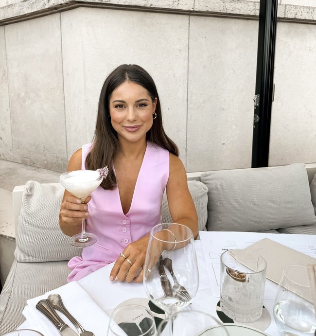 Louise Thompson, bintang reality show Made in Chelsea telah mengalami serangkaian masalah kesehatan fisik dan mental sejak kelahiran putranya, Leo-Hunter dua tahun lalu. Foto: Dok. Instagram