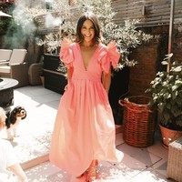 Sejujurnya, saya selalu merasa kata seksi sedikit memalukan. Jika ada daftar 100 kata sifat untuk menggambarkan saya, seksi pasti tidak akan masuk di dalamnya! Saya lebih cocok dengan kata imut seperti yang dikatakan Ryan (pasangannya), ungkap Louise. Foto: Dok. Instagram