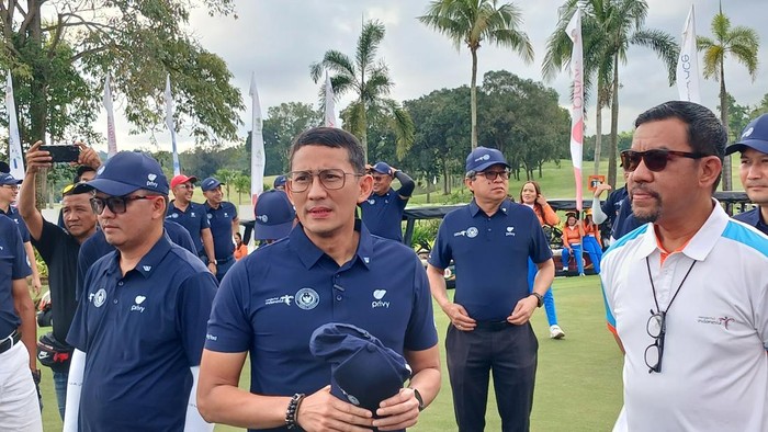 Menparekraf Sandiaga Uno membuka event golf di Batam. (Alamudin Hamapu/detikSumut)