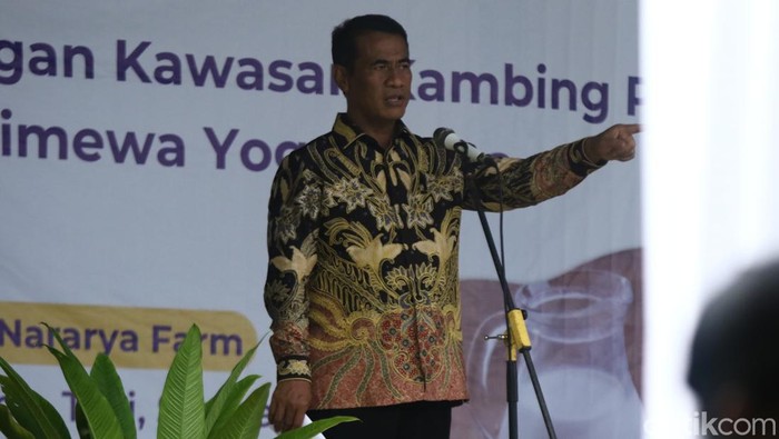 Menteri Pertanian (Mentan) Andi Amran Sulaiman saat kunjungan kerja di Kapanewon Turi, Kabupaten Sleman, Sabtu (29/6/2024).
