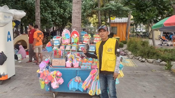 Musim Libur Sekolah, Pedagang di Ancol Cuan