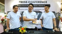Direktur Utama PT Ajaib Kreasi Utama Ivan Adrian (tengah) didampingi Komisaris Agustinus Harjono (kiri), dan Investor sekaligus Patner Handika Pratama memaparkan proyek terbaru Treasure Development Group di Jakarta.