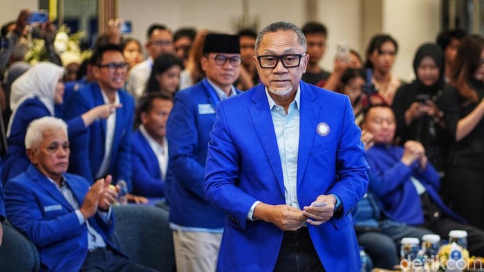 Potret Rakernas 4 PAN, Bahas Kongres-Tetapkan Cagub Pilkada 2024 Ketua Umum PAN (Partai Amanat Nasional) Zulkifli Hasan memberi sambutan saat Rakernas (Rapat Kerja Nasional) ke 4 di Jakarta, Sabtu (29/6/2024).