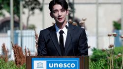 Potret SEVENTEEN Dilantik Jadi Duta UNESCO