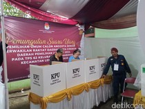 Menengok Suasana PSU di TPS 62 Pegambiran Kota Cirebon