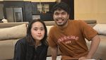 Romantisnya Gritte Agatha dan Suami Saat Makan di Kapal