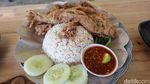 Pedas Mantap! Tanboy Kun Jualan Nasi Tempong Rp 15 Ribu