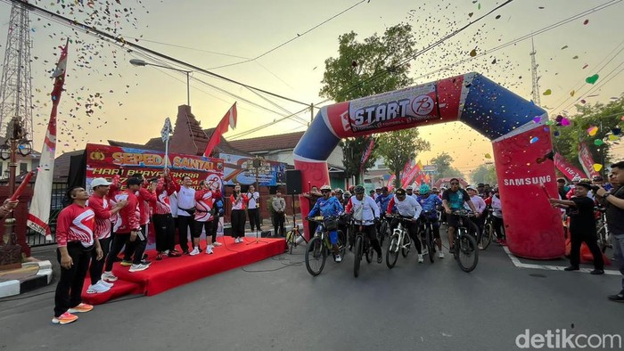 Sepeda santai yang diselenggarakan Polres Mojokerto.