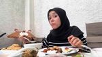 Serunya Lesti Kejora Saat Makan Bakso hingga Potong Nasi Tumpeng