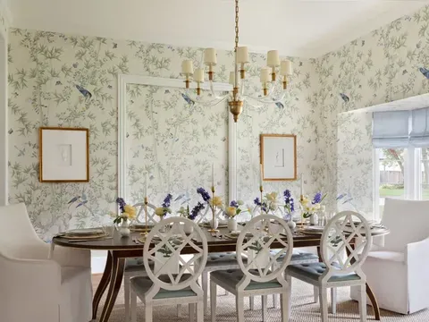 Tampilan interior Riviera.