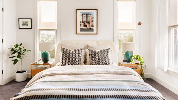Tampilan kamar suite yang disewakan oleh Brian Chesky