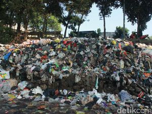 Gotong Royong Lawan Monster Sampah di Depan Mata!
