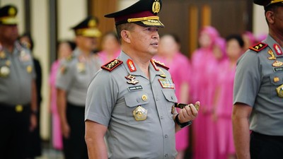 Naik Pangkat, Agung Setya Sandang Pangkat Komjen