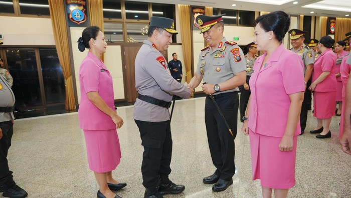 Upara Kenaikan Pangkat Polri Upacara kenaikan pangkat dipimpin langsung oleh Kapolri Jenderal Listyo Sigit Prabowo.