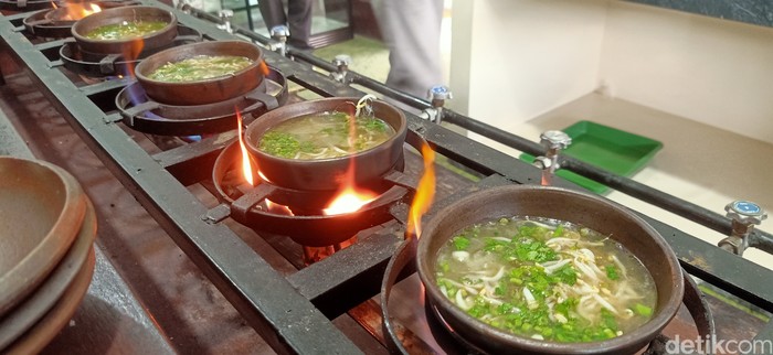 Warung soto bakar di Desa Gembongan, Kecamatan Sigaluh, Banjarnegara. Foto diunggah Sabtu (29/6/2024).