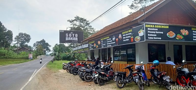 Warung soto bakar di Desa Gembongan, Kecamatan Sigaluh, Banjarnegara. Foto diunggah Sabtu (29/6/2024).