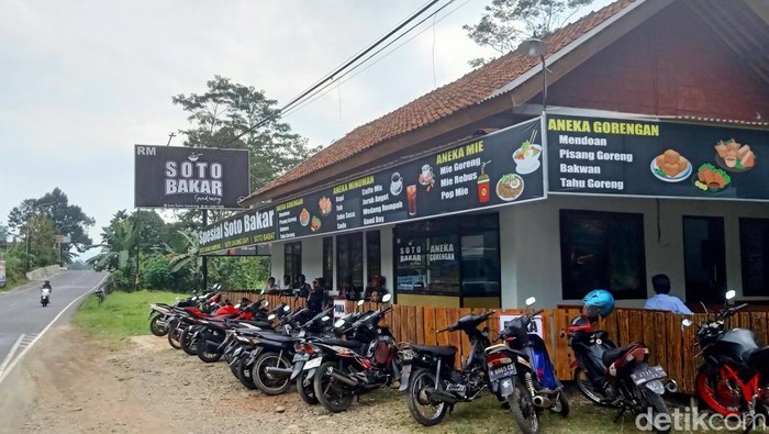 Warung soto bakar di Desa Gembongan, Kecamatan Sigaluh, Banjarnegara. Foto diunggah Sabtu (29/6/2024).