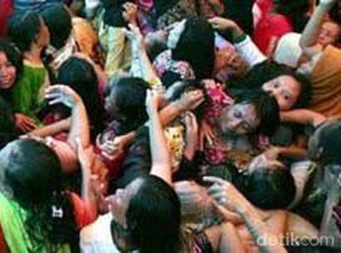 zakat maut kota pasuruan tewaskan 21 orang zakat maut kota pasuruan tewaskan 21 orang