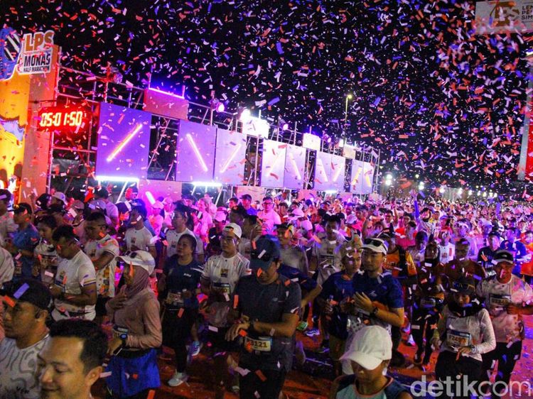 5.000 Orang Ikuti Half Marathon di Monas