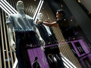 Pernah Bangkrut, Armani Exchange Balik Lagi ke Indonesia