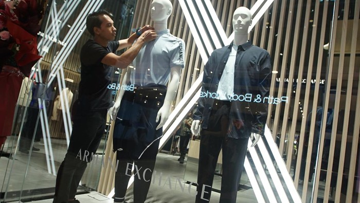 Armani Exchange Kembali Buka Gerai di Indonesia Setelah bertahun-tahun tutup sejak 2017, Brand kenamaan Armani Exchange akhirnya kembali membuka gerainya di Indonesia.