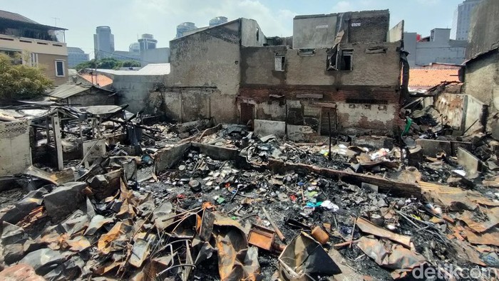 Belasan rumah di permukiman padat di Tanah Abang, Jakpus habis terbakar. (Dwi/detikcom)