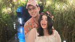 Denny Sumargo dan Istri saat Kulineran Romantis di Amerika
