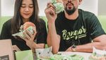 Denny Sumargo dan Istri saat Kulineran Romantis di Amerika