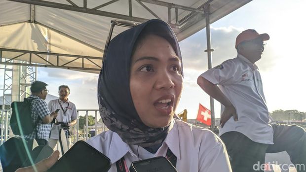 Direktur PT Samota Enduro Gemilang (SEG), Diaz Rahmah Irhani, ditemui wartawan seusai final race MXGP 2024 di Sirkuit Eks Bandara Selaparang, Mataram, NTB, Minggu (30/6/2024). (Ahmad Viqi/detikBali)