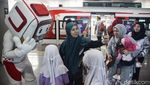 Isi Libur Sekolah, Anak-anak Diajak Naik LRT dan Mewarnai