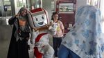 Isi Libur Sekolah, Anak-anak Diajak Naik LRT dan Mewarnai