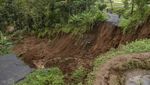 Jalan Longsor, Kampung di Kabupaten Tasikmalaya Terisolir