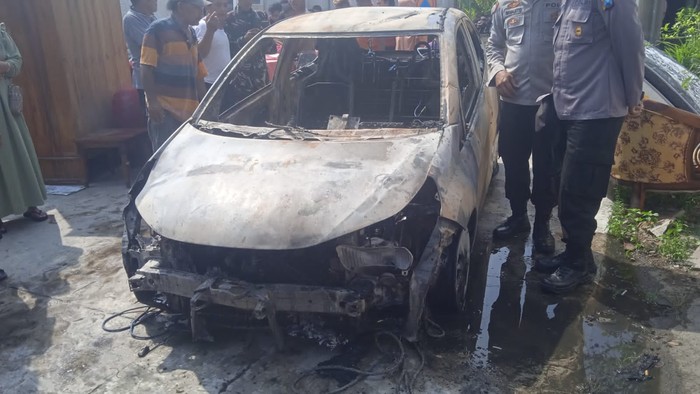 Kebakaran di Jombang ludeskan 3 rumah dan 1 mobil